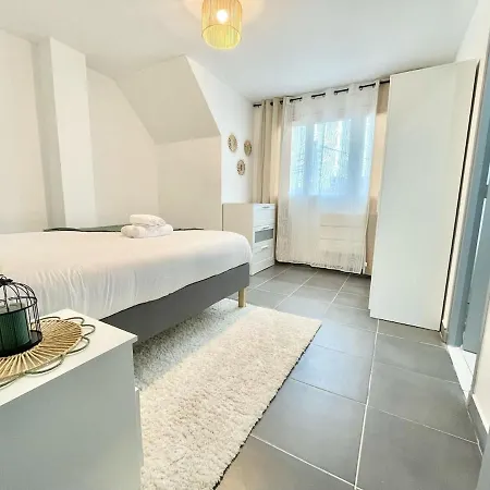 L'escale Express-2min Centre, 6min Aeroport Apartmán *